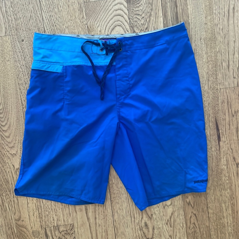 Patagonia men’s blue swim trunks size 35